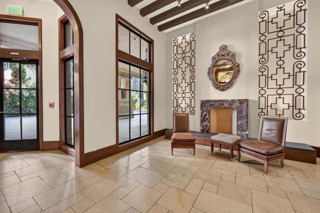 356 Santana Row 305, San Jose, CA 95128