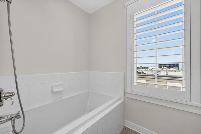 356 Santana Row 305, San Jose, CA 95128