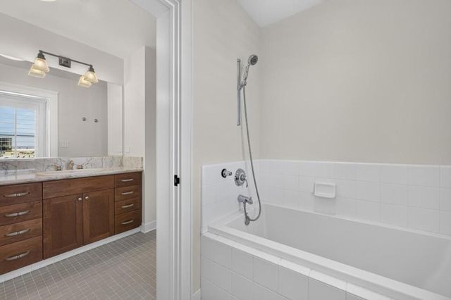 356 Santana Row 305, San Jose, CA 95128