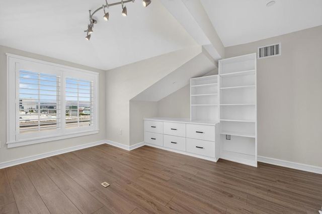 356 Santana Row 305, San Jose, CA 95128