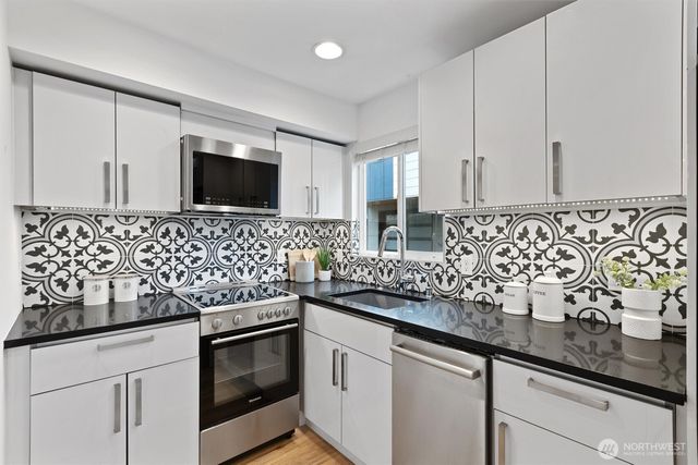 7009 Alonzo Avenue NW, Seattle, WA 98117