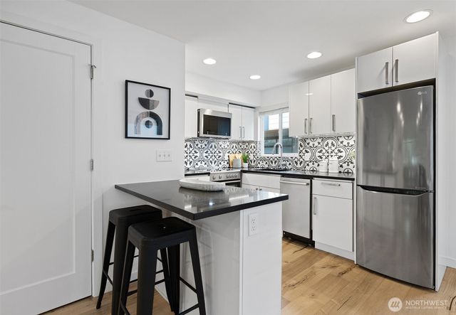 7009 Alonzo Avenue NW, Seattle, WA 98117
