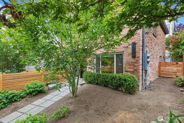 7009 Alonzo Avenue NW, Seattle, WA 98117