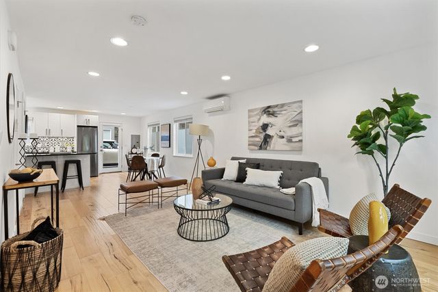 7009 Alonzo Avenue NW, Seattle, WA 98117