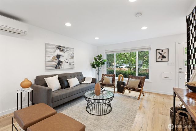 7009 Alonzo Avenue NW, Seattle, WA 98117