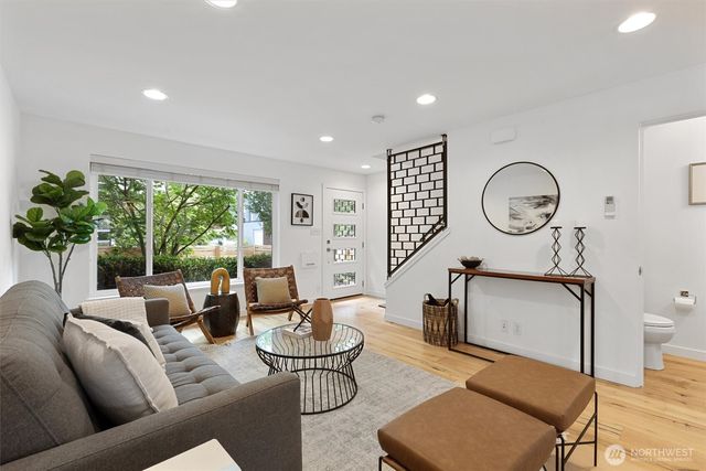 7009 Alonzo Avenue NW, Seattle, WA 98117