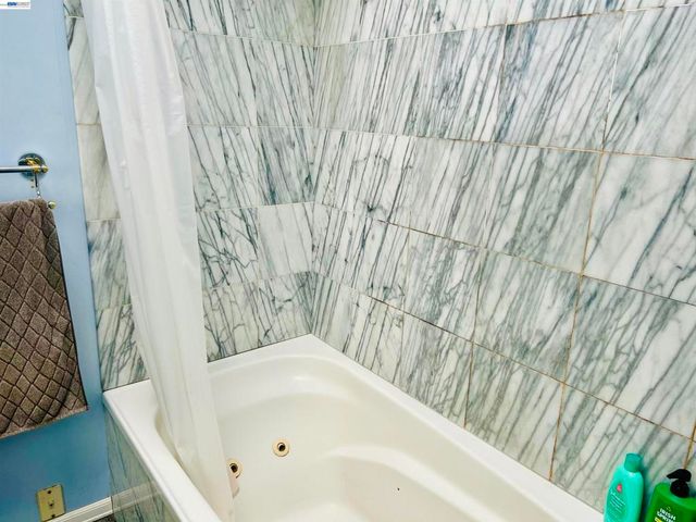 3308 Loma Vista Way, Oakland, CA 94619