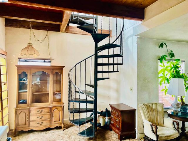 3308 Loma Vista Way, Oakland, CA 94619