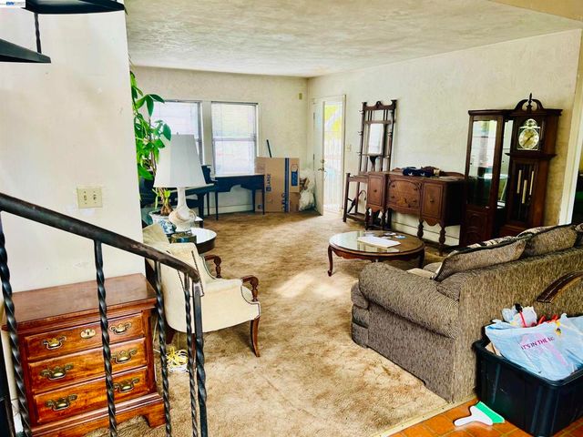 3308 Loma Vista Way, Oakland, CA 94619