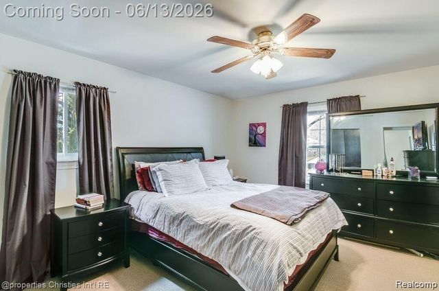215 Woodsboro Drive, Royal Oak, MI 48067