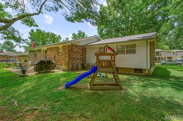 522 Yosemite Street, Farmington, MO 63640