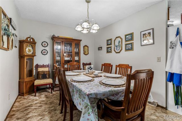 522 Yosemite Street, Farmington, MO 63640