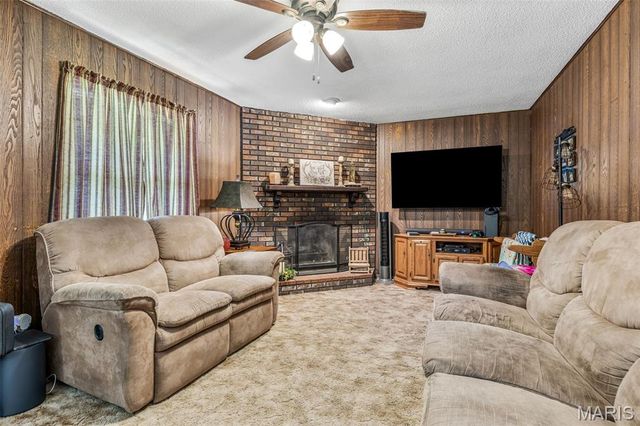 522 Yosemite Street, Farmington, MO 63640