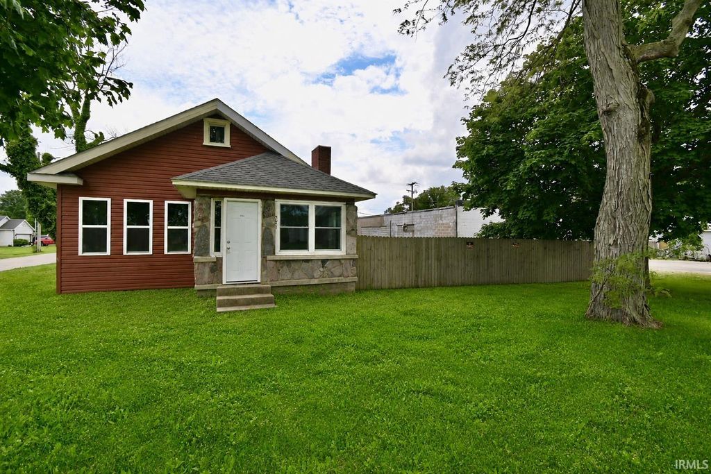 521 E Jackson Street, Mulberry, IN 46058
