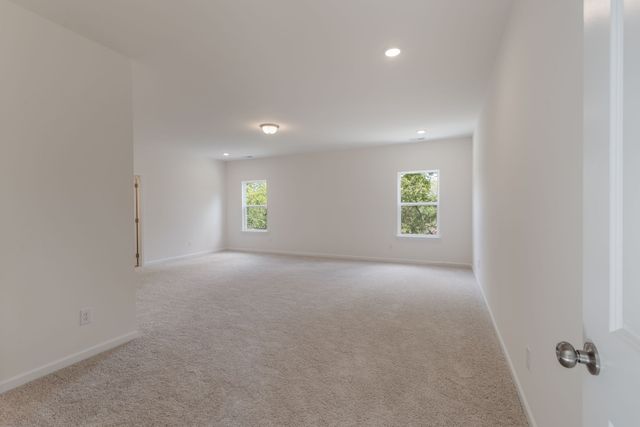 572 Nightengale Ridge Dr, Columbia, TN 38401