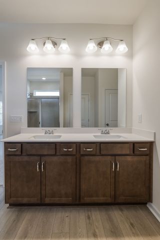 572 Nightengale Ridge Dr, Columbia, TN 38401