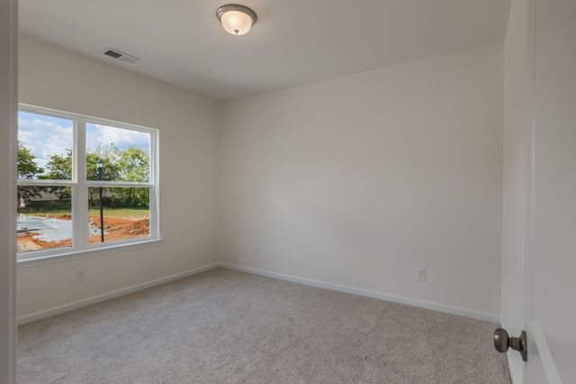 572 Nightengale Ridge Dr, Columbia, TN 38401