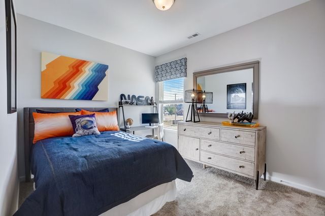 572 Nightengale Ridge Dr, Columbia, TN 38401