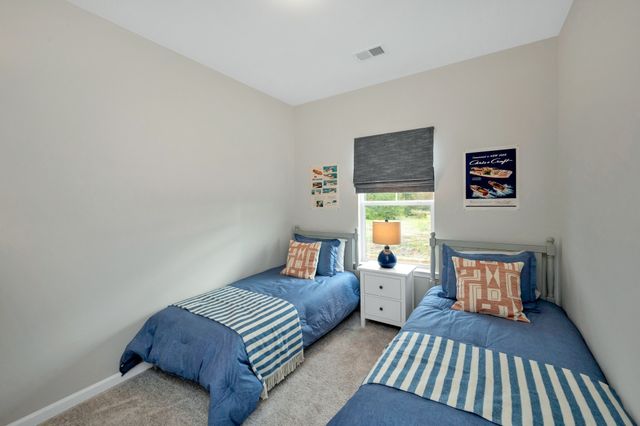 572 Nightengale Ridge Dr, Columbia, TN 38401