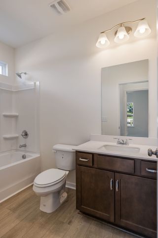 572 Nightengale Ridge Dr, Columbia, TN 38401