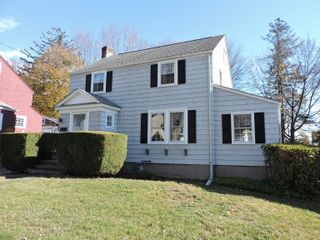 86 Parkway Drive, Stratford, CT 06614