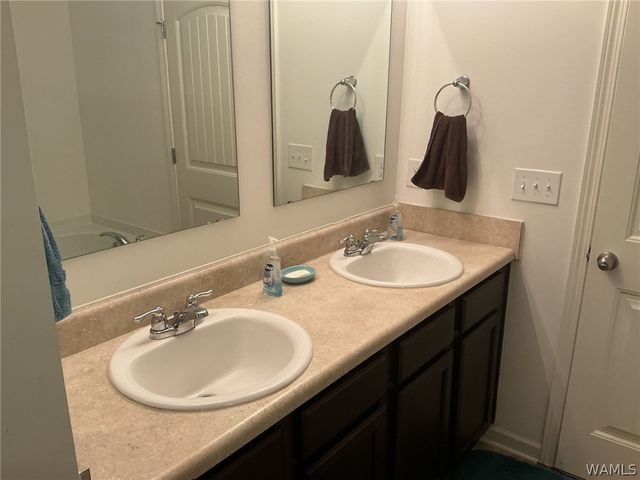 2004 LAUREL LAKE, Tuscaloosa, AL 35405
