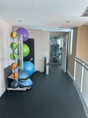 60 SW 13th St 3400, Miami, FL 33130