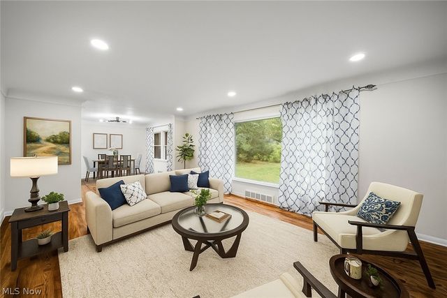 1066 Eastlawn Drive, Highland Heights, OH 44143
