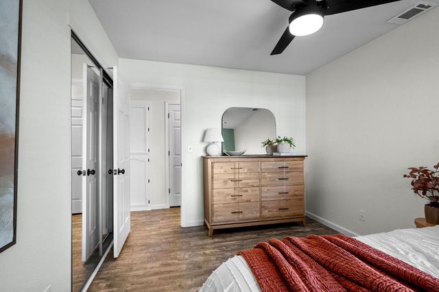 912 Portside Cir, Roseville, CA 95678