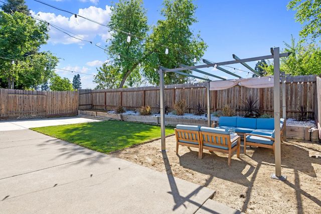 912 Portside Cir, Roseville, CA 95678