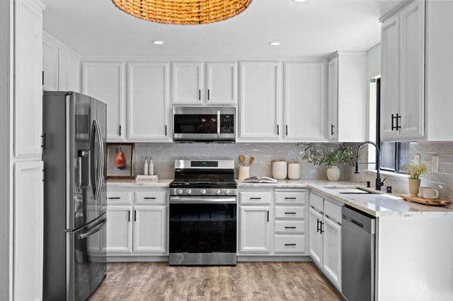 912 Portside Cir, Roseville, CA 95678