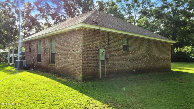 16 Tripp Lane, Carriere, MS 39426