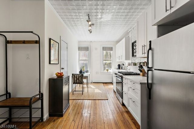 351 8Th St 1R, Jersey City, NJ 07302