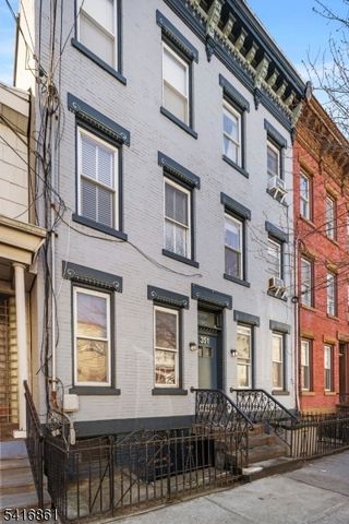 351 8Th St 1R, Jersey City, NJ 07302