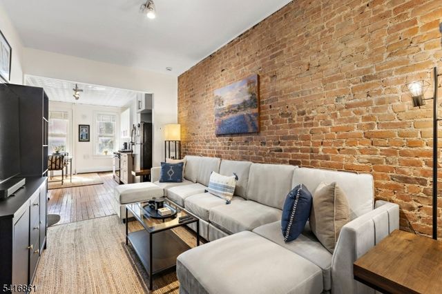 351 8Th St 1R, Jersey City, NJ 07302