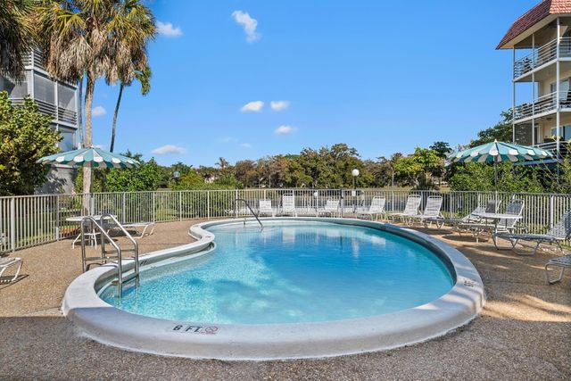 3511 Inverrary Drive 208, Lauderhill, FL 33319