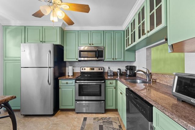 3511 Inverrary Drive 208, Lauderhill, FL 33319