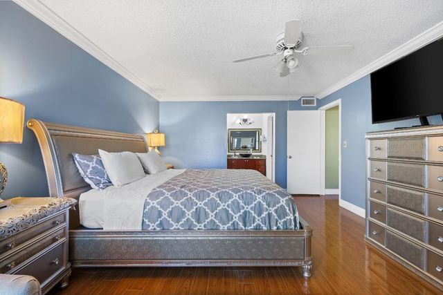 3511 Inverrary Drive 208, Lauderhill, FL 33319