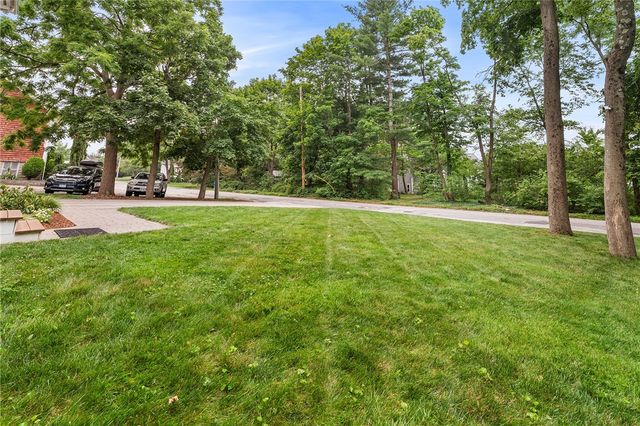 20 Wheelock Avenue, Cranston, RI 02920