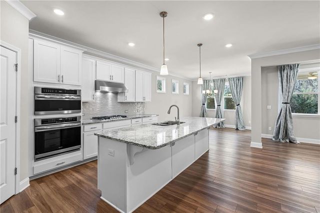 5086 Watchmans Cove, Gainesville, GA 30504