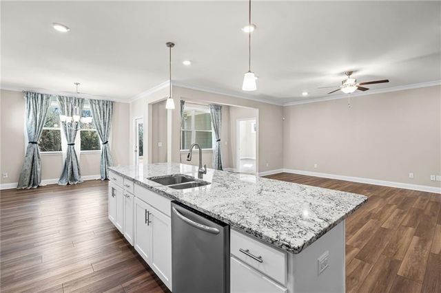 5086 Watchmans Cove, Gainesville, GA 30504