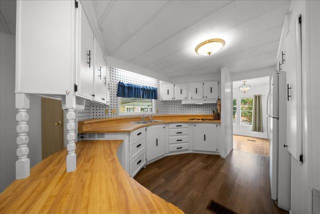 3221 SE 39TH AVENUE, Ocala, FL 34480