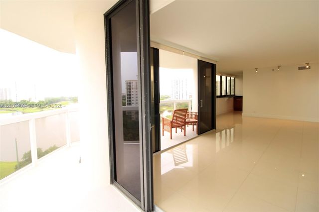 20185 E Country Club Dr 1105, Aventura, FL 33180