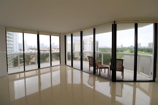 20185 E Country Club Dr 1105, Aventura, FL 33180