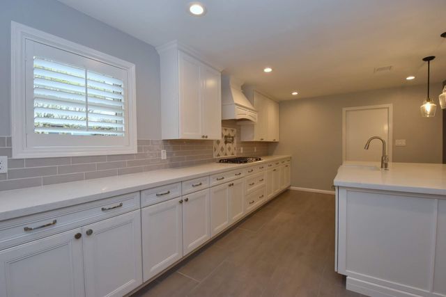 10802 Meadow Lake Lane, Houston, TX 77042