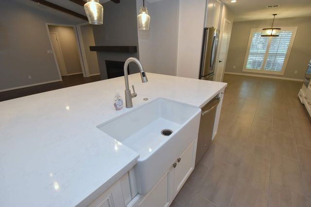 10802 Meadow Lake Lane, Houston, TX 77042