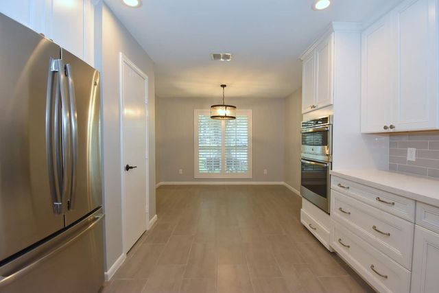 10802 Meadow Lake Lane, Houston, TX 77042