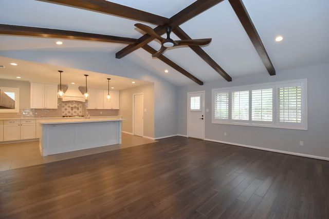 10802 Meadow Lake Lane, Houston, TX 77042