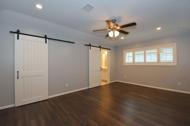 10802 Meadow Lake Lane, Houston, TX 77042