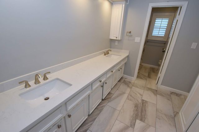 10802 Meadow Lake Lane, Houston, TX 77042